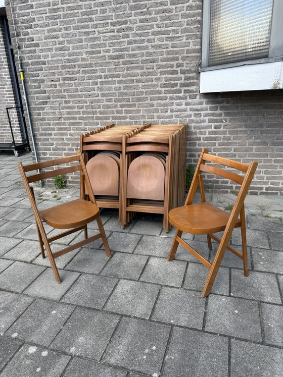 Image 1 of Partij van 37x vintage hardhouten klapstoel ‘70