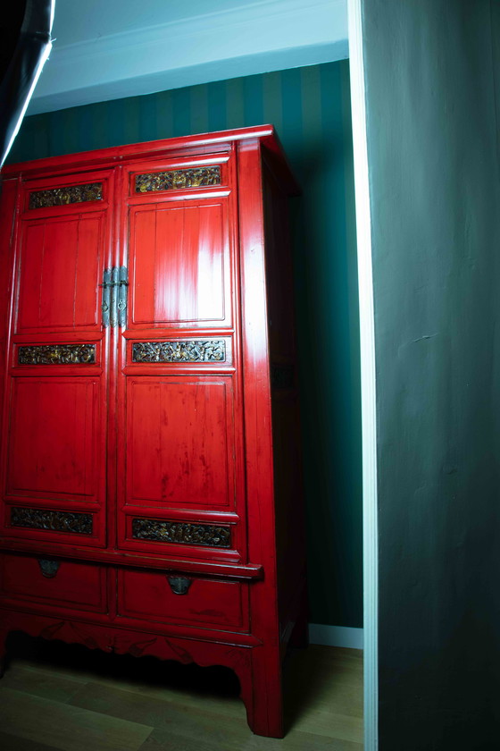 Image 1 of Grande armoire rouge d'ambassade chinoise > 100 ans d'âge