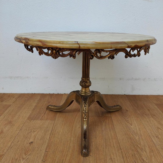 Table basse ronde Vintage Regency avec plateau en marbre onyx 65cm – Tables basses, Marble, Brass (photo 3 of 10)