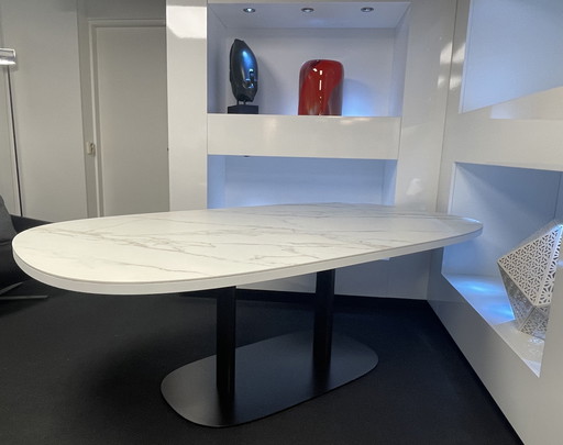 Table à manger Leolux Toveri en céramique