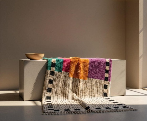 Image 1 of Magnificent handcrafted rug 250cm x 150cm