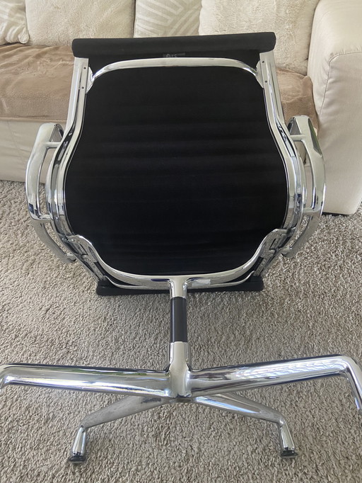 4er-Set Eames EA108-Vitra drehbar- sehr guter Zustand