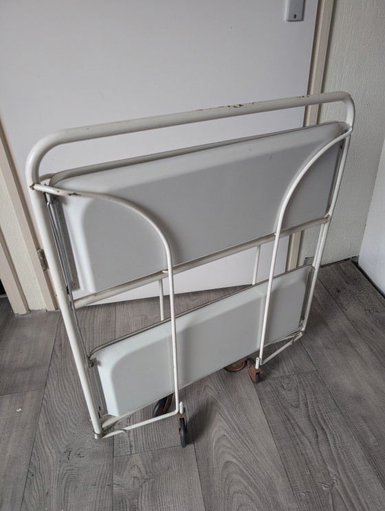 Image 1 of Carrello di servizio dal design vintage. Periodo metà del XX secolo.