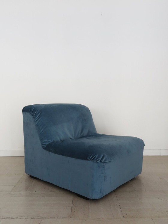 Fauteuils en velours bleu, Italie, années 70, lot de 3 – Plastique (photo 8 of 12)