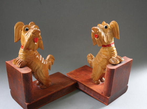 Image 1 of Serre-livres en bois sculpté à la main représentant des terriers écossais, vintage