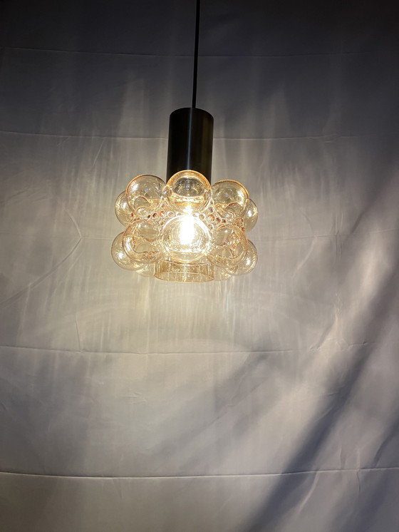 Image 1 of Lampada a sospensione a bolle Helena Tynell color ambra, di Limburg Glashütte