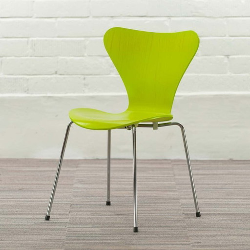 Fritz Hansen Series 7 Reception Chair