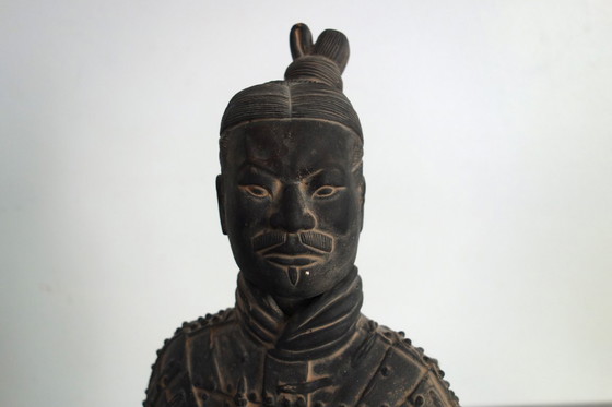 Image 1 of Paire de guerriers chinois en terre cuite, H52 et H 40cm