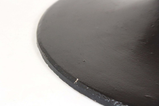 Image 1 of Table de salle à manger ronde tulipe en noyer, style moderne du milieu du siècle, restaurée par Drevotvar, années 1960