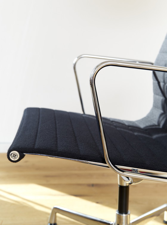 Image 1 of Silla Charles &amp; Ray Eames Aluminium Group EA 108 para Vitra