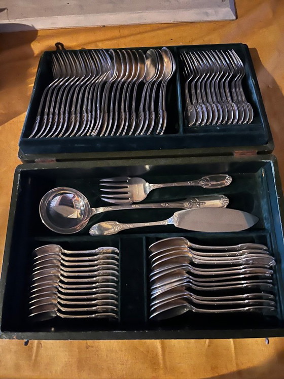 Christofle 19. Jh. Modell Pompadour 63-teilige Besteckkassette – Besteckkassetten, Metall, Silber (photo 4 of 9)