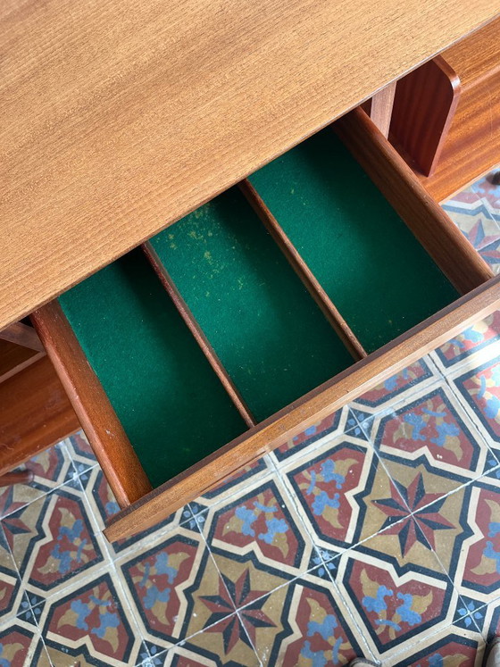 Image 1 of Aparador Mercedes, Reino Unido, años 60