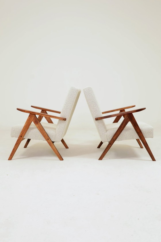 Image 1 of Pair of longue chairs off white bouclé modern design 