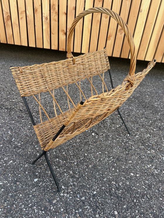 Image 1 of Porta riviste in vimini e metallo