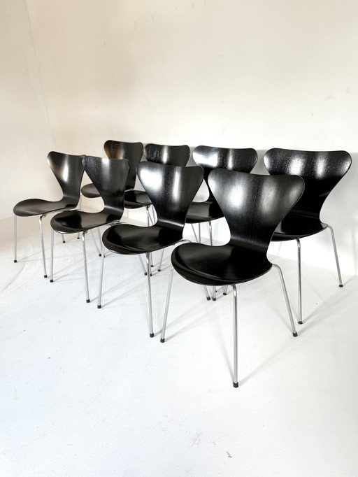 8 sedie Fritz Hansen nere
