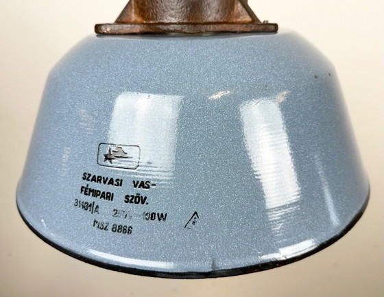 Image 1 of Industrielle graue Emaille- und Gusseisen-Pendelleuchte mit Glasabdeckung, 1960er Jahre