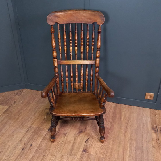Image 1 of Niedriger antiker Bobbin-Windsor-Stuhl