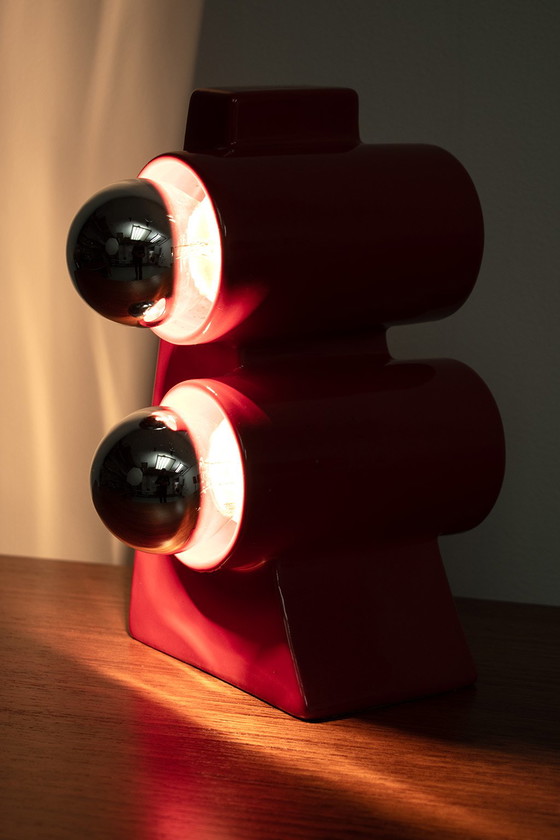 Image 1 of Lampe de table en céramique rouge