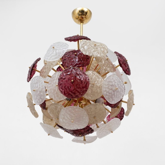 Image 1 of Lampadario Sputnik in vetro di Murano, rosso ciliegia, bianco e champagne, struttura in ottone.