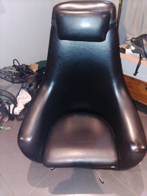 Silla giratoria vintage de polipiel negra