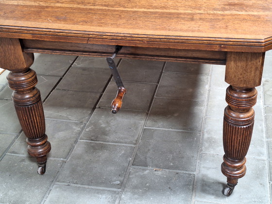 Image 1 of Ancienne table de salle à manger victorienne avec guirlande