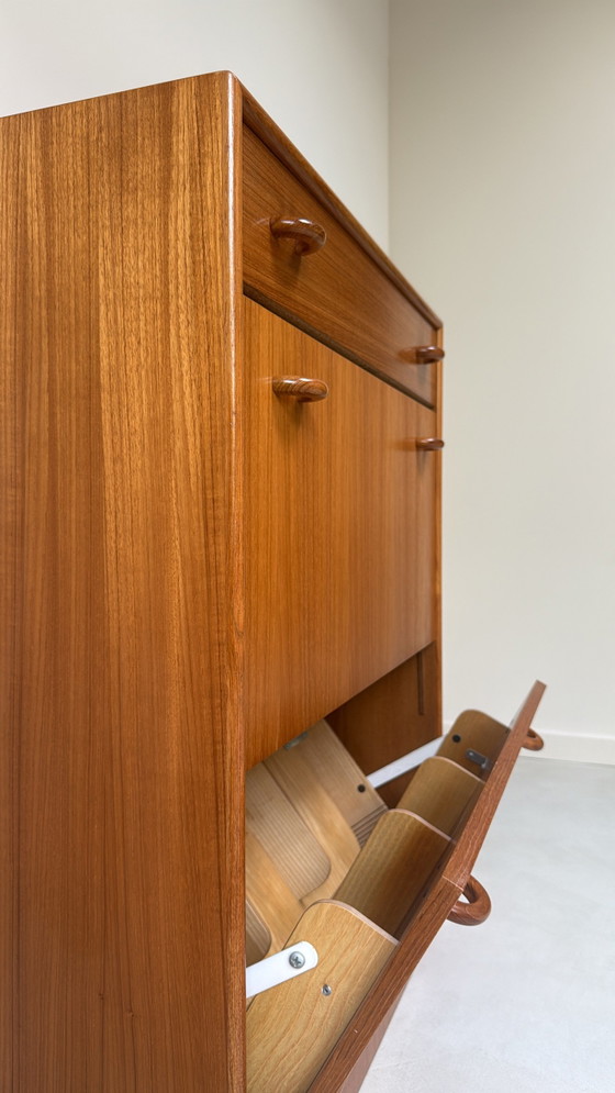 Image 1 of Zapatero antiguo de madera de teca