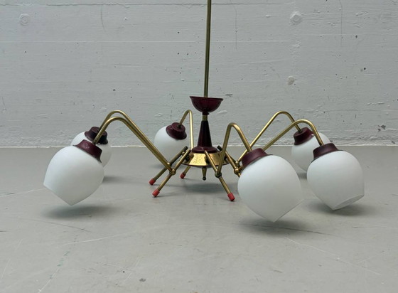 Image 1 of Lámpara de techo Sputnik con marco de latón y cristal opalino, década de 1950.