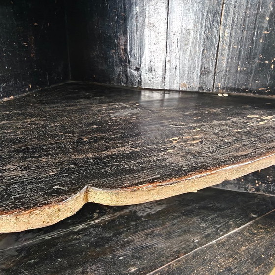 Image 1 of 18th-century Dutch Witwerk cabinet with original key and imitation Delft Blue decoration
