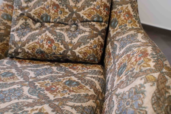 Image 1 of Set van 2 vintage draaibare fauteuils met hoge rugleuning en abstracte bekleding.