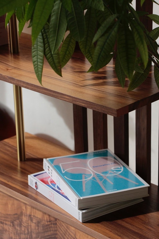 Image 1 of Divisorio per ambienti illuminato - Noce e ottone