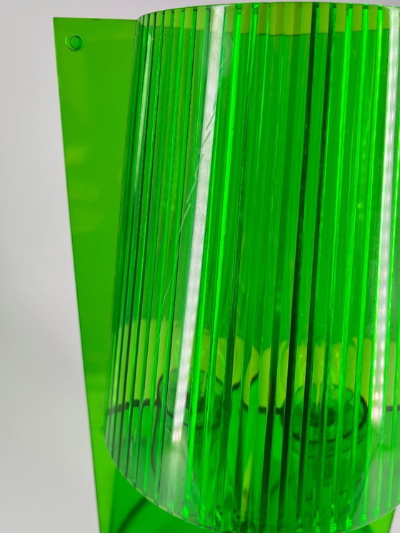 Image 1 of Lampe de table Kartell « Take » verte – Design de Ferruccio Lavia, fabriquée en Italie