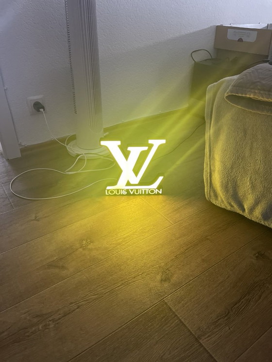 Image 1 of Lightbox