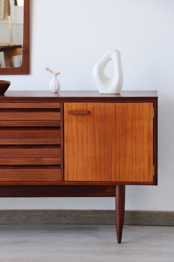 Image 1 of Britisches Sideboard im modernen Stil von White & Newton | Ikonisches Design