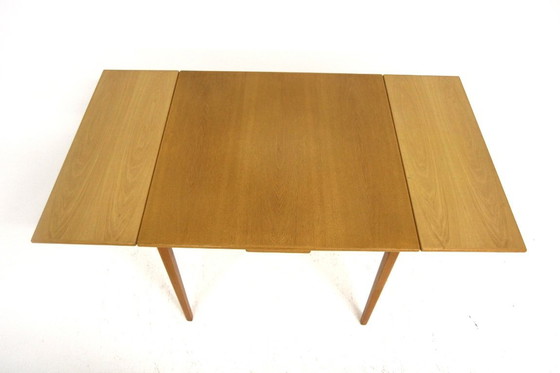 Image 1 of Eikenhouten "klapbare" eettafel, Zweden, 1960