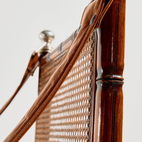 MK11244 Notenhouten fauteuil met een bamboe-achtig design – Wood (photo 8 of 14)