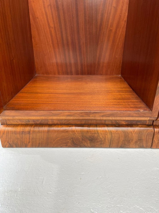 Image 1 of Restaurierter Kleiderschrank aus Nussbaumfurnier mit Art-Déco-Einfluss, 1960er Jahre