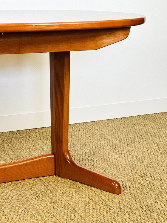 Image 1 of Table de salle à manger vintage ovale à rallonge en teck par G-Plan, 1960