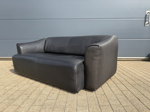 De Sede DS47 3-Sitzer in Büffelleder 5 mm NECK Schwarzes Leder, ausziehbarer Sitz