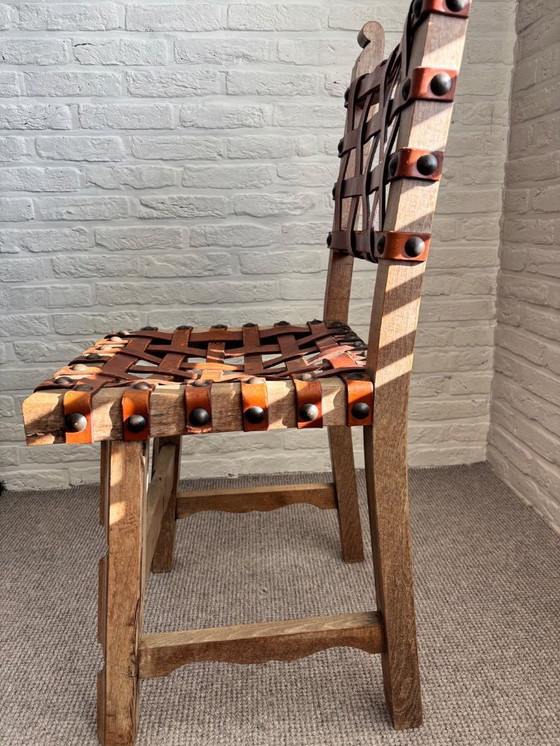 Image 1 of Sedia spagnola in legno con rivestimento in cuoio