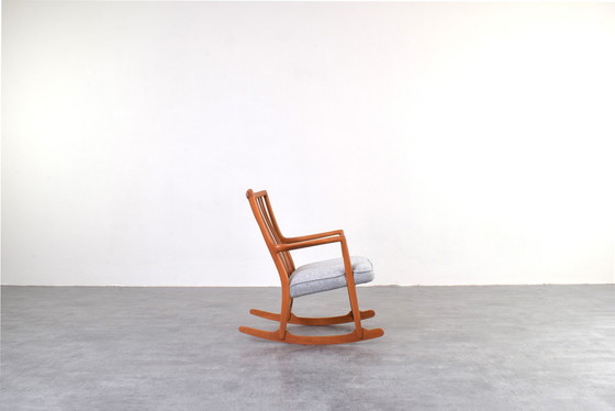 Image 1 of Chaise à bascule ML33 en chêne par Hans J. Wegner pour A/S Mikael Laursen, années 1950