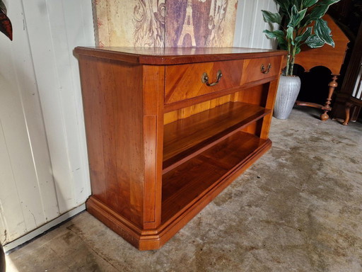 Elegant classic French sideboard, can also be used as a side table or wall console.