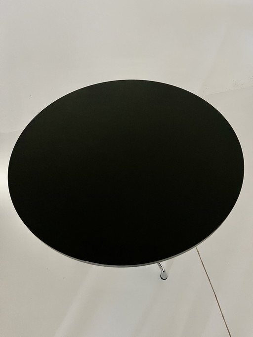 Vitra Eames Contract Tisch, schwarz, Ø 89