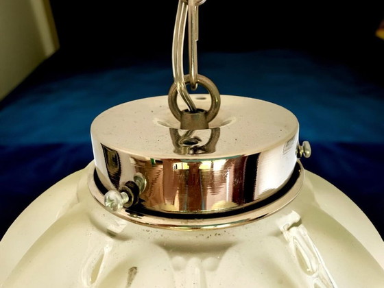 Image 1 of Große Mid-Century Modern Hängelampe aus mattiertem Glas, 1960er Jahre