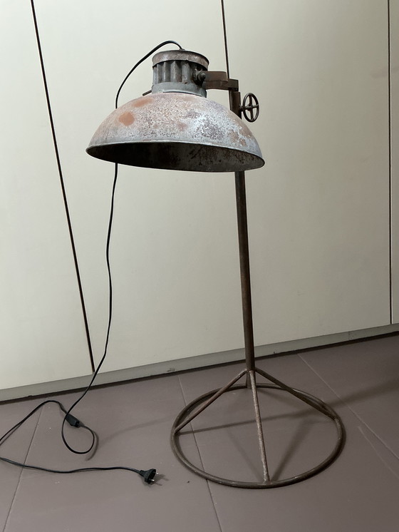 Image 1 of Industriële vloerlamp uitschuifbaar