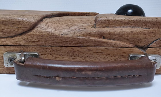 Image 1 of boîte bois queue billard sculpturale