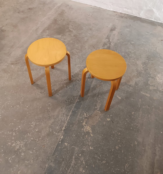 Image 1 of 2 sgabelli vintage di Alvar Aalto per Artek