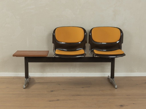 Space Age waiting bench by Drabert