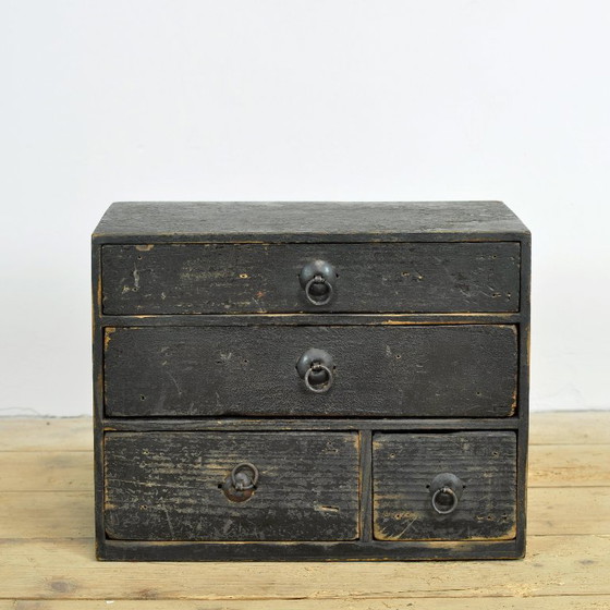 Antigua Ko-Dansu japonesa, Pequeña Cómodas, Circa 1900 – Iron, Wood (photo 2 of 8)