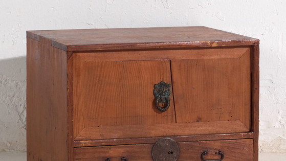 Antique Japanese cedar kodansu with compartments and bottom drawer, Early Taishō-Showa (c. ) #24 (photo 3 of 40)