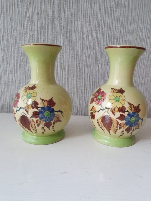 Set of 2 vases with hand-painted floral design